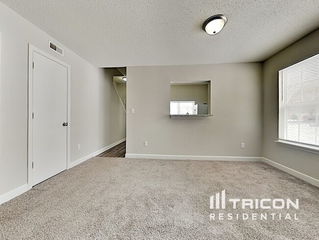 Foto del edificio - 4669 Driftwood Ln