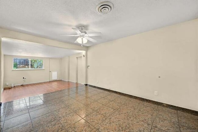 Building Photo - 714 Begonia St