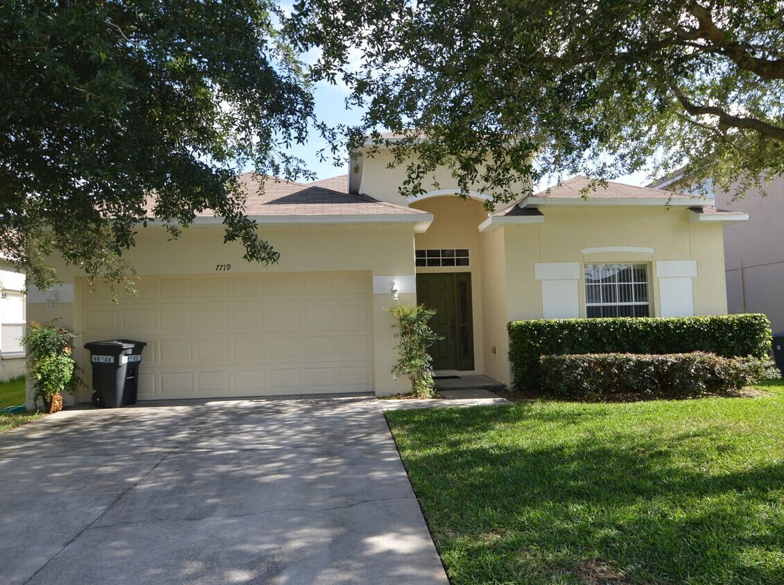 Foto principal - ROBINSON HILLS: 3 bed/2 bath, 2 Car Garage...