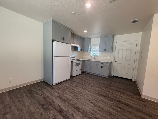Building Photo - Free Month of Rent for Move in before Dec 1st - Brand New Upstairs 3 Bedroom Apartment with a View