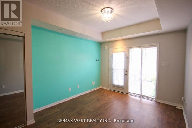 Building Photo - 250 Sunny Meadow Blvd