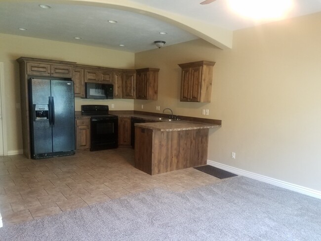 Foto del edificio - Rock Creek Townhome-3 Beds, 2.5 Baths With...