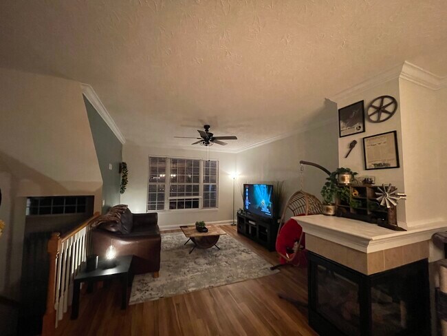 Foto del edificio - 2690 Gardenia Ave