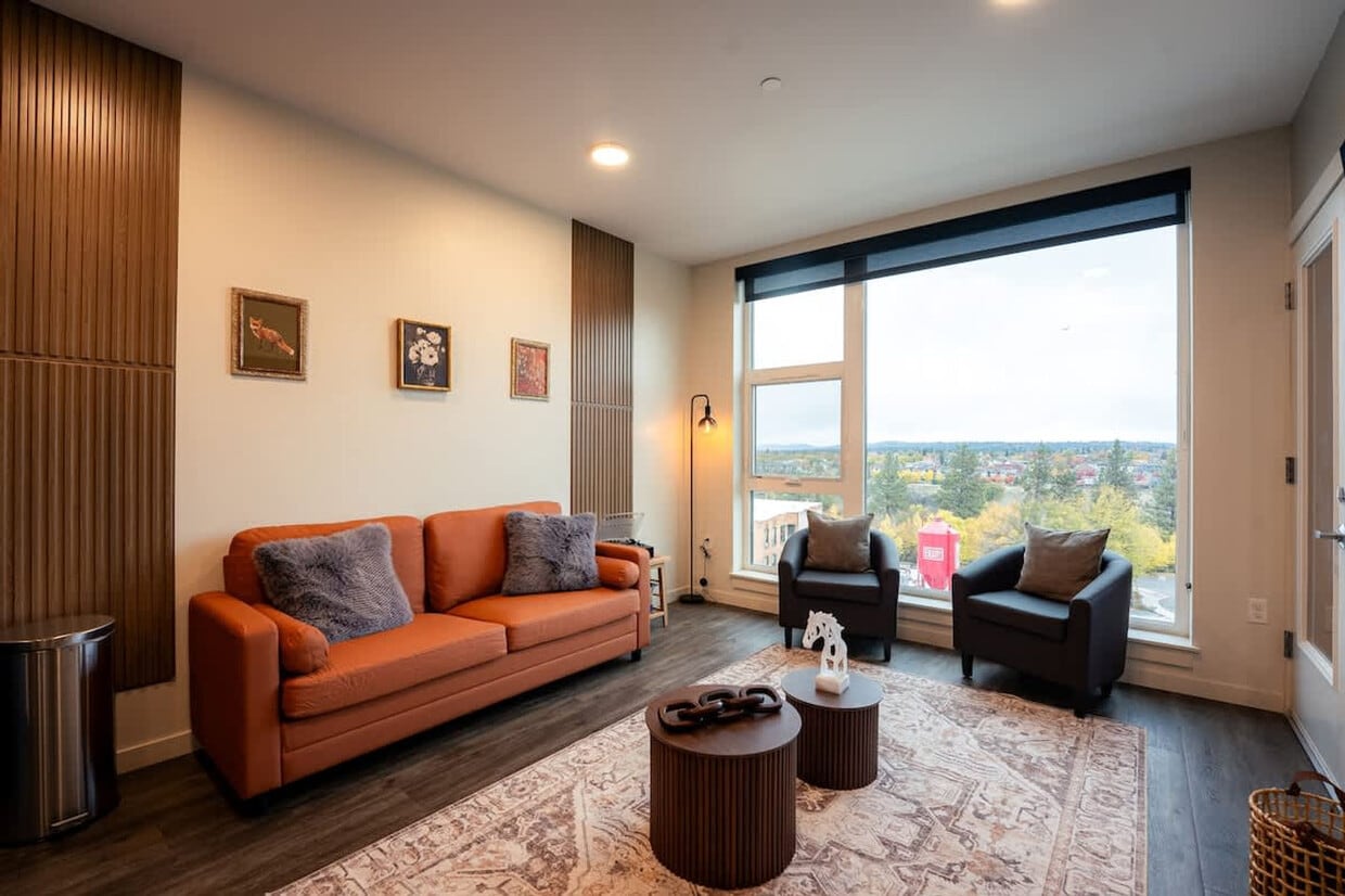 Foto principal - 111 S Adams St