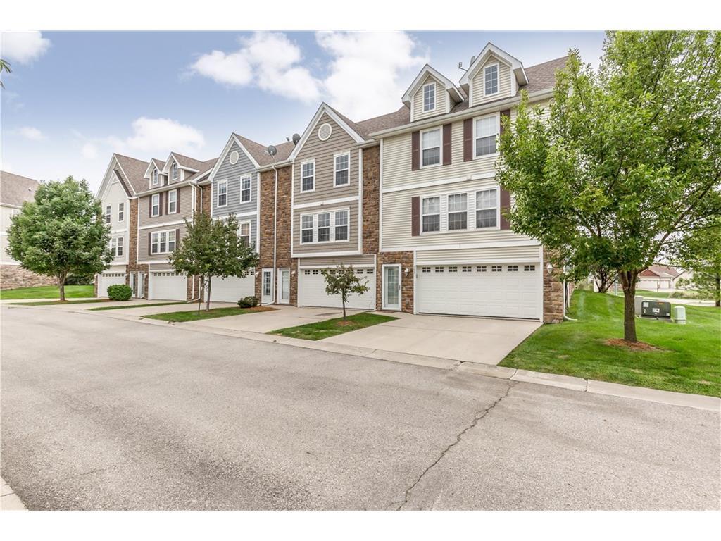 384 NE Olivewood, Waukee, IA 50263 Townhome Rentals in Waukee IA