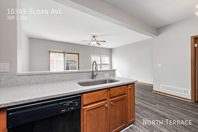 Building Photo - ?? Dreamy 3BR Townhome in KCK – Space, Sty...