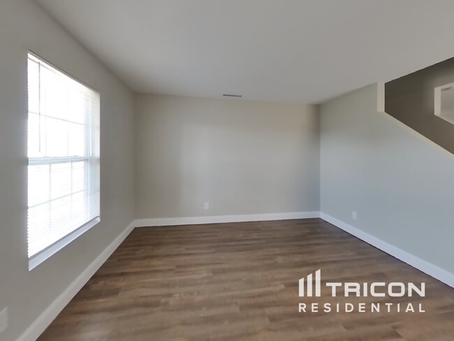 Foto del edificio - 1381 Bluestem Dr