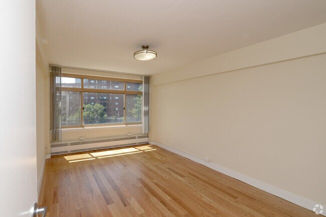 Building Photo - 1441 Beacon St