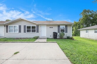 Building Photo - 1039 N Aztec Ct