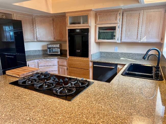 Building Photo - 1565 Eolus Ave