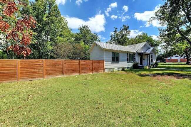 Foto del edificio - 1102 Hackberry St