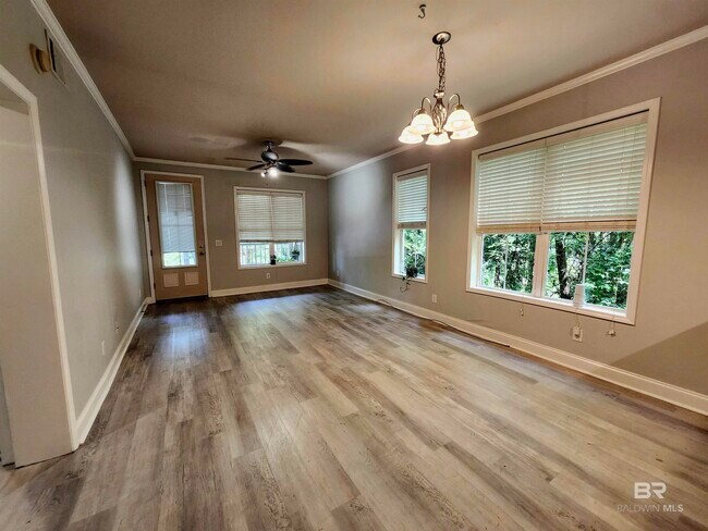 Foto del edificio - 25806 Pollard Rd
