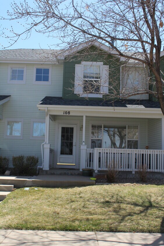Front Porch - 108 5th St