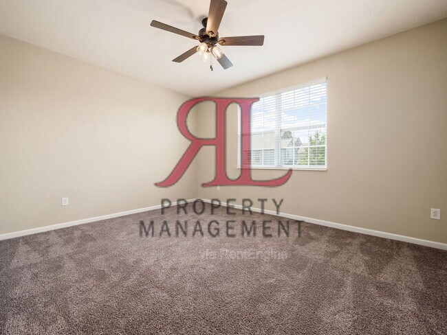 Foto del edificio - 719 Wintergreen Wy