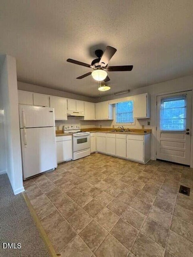 Foto del edificio - Adorable 2 bed Duplex in Wake Forest! Close to Downtown!