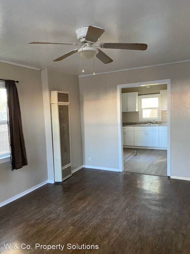 Foto del edificio - 2 br, 1 bath House - 3062 School St