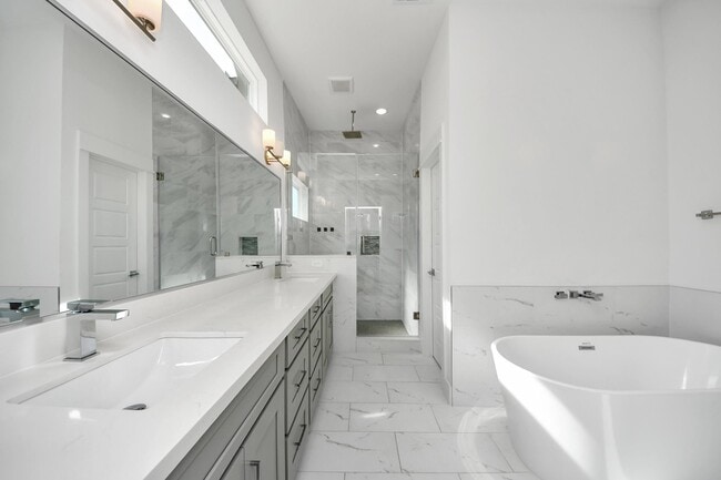 Building Photo - 4623 Cochran St