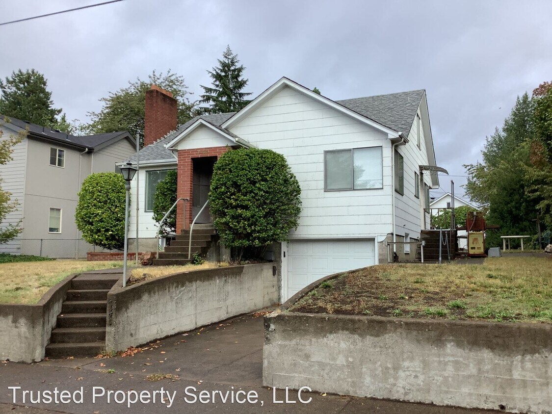 Foto principal - 3 br, 1 bath House - 741 E 24th Ave