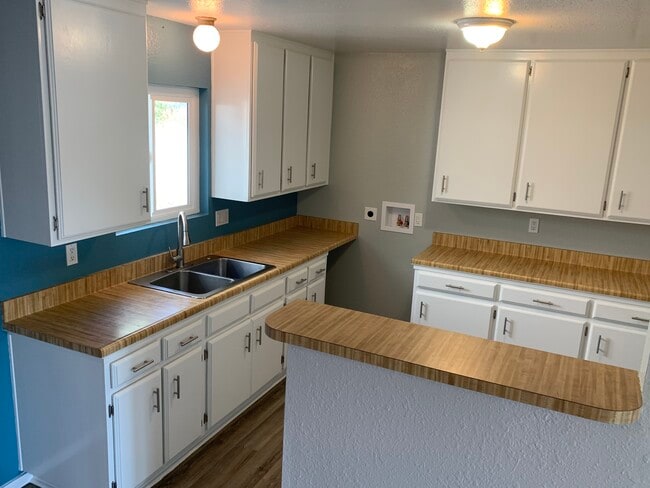 Foto del edificio - 207 Kenton Ave