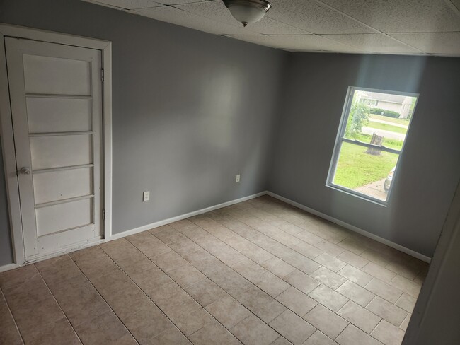 Building Photo - 11412 E 78th Ter