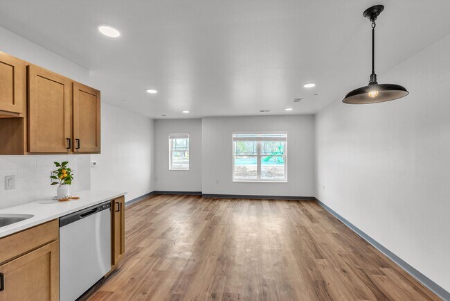 Foto del edificio - Lindoo School Apartments and Townhomes