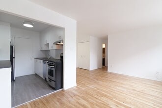 Building Photo - 760 Av. Galt