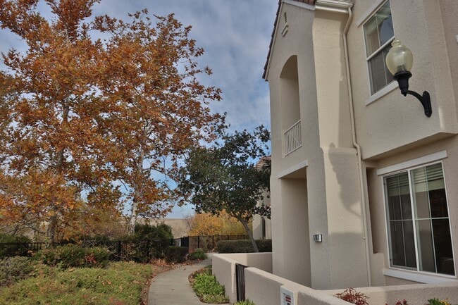 Building Photo - 1707 Esplanade Cir