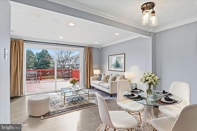 Foto del edificio - 8418 White Feather Ct