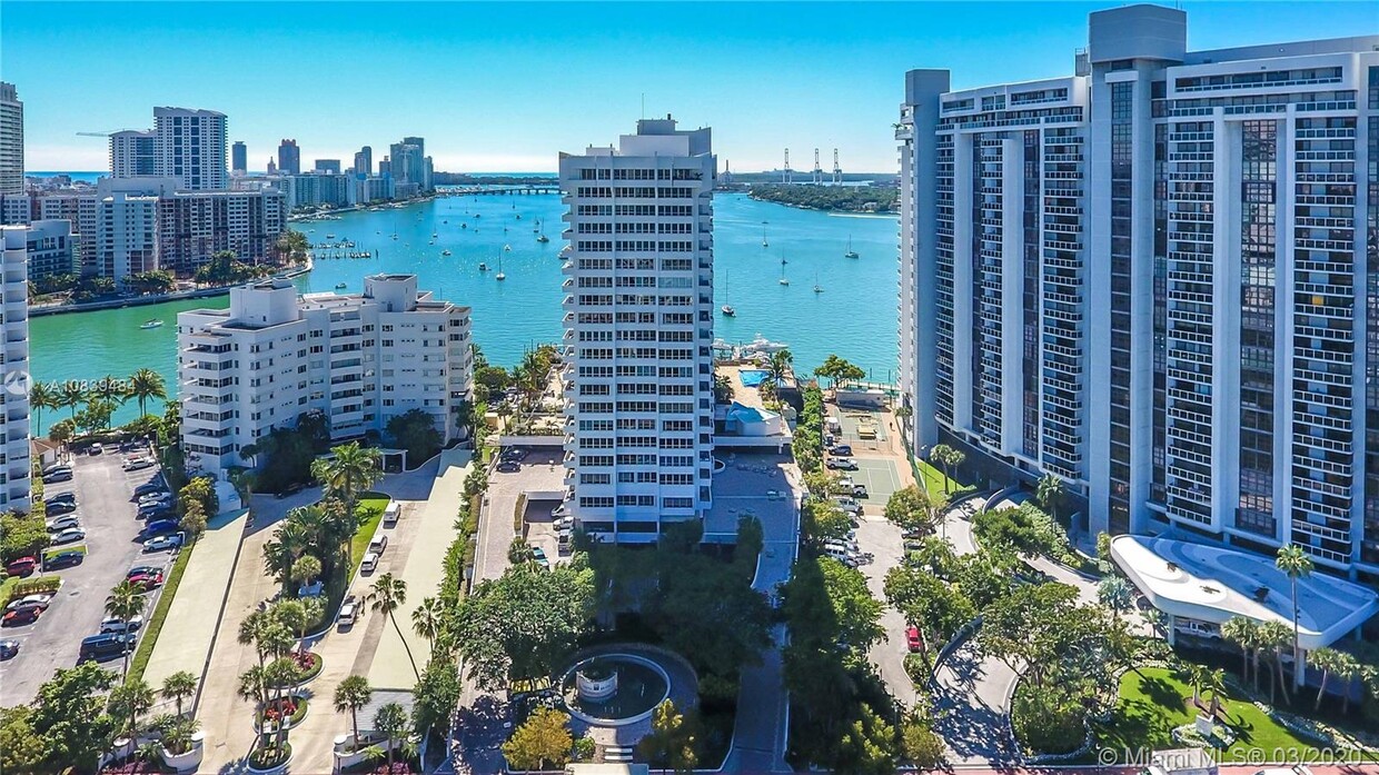 Primary Photo - 11 Island Ave