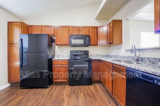 Building Photo - 560 Hearthstone Ct