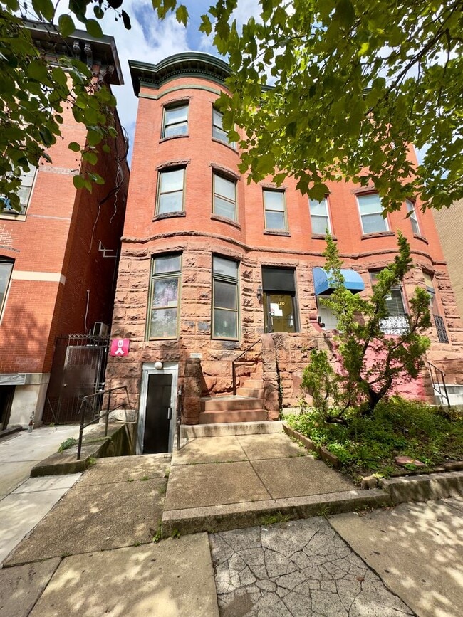 Building Photo - 2210 N Charles St