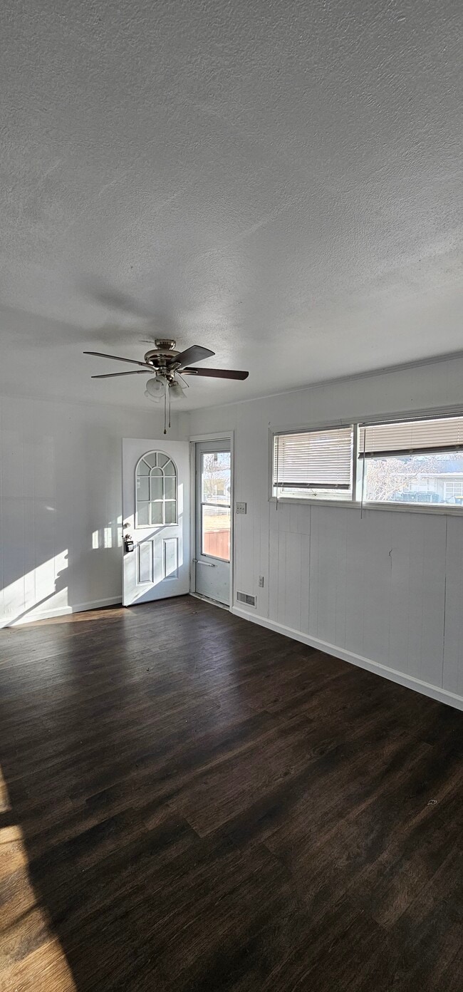 Building Photo - 7504 E 112th St