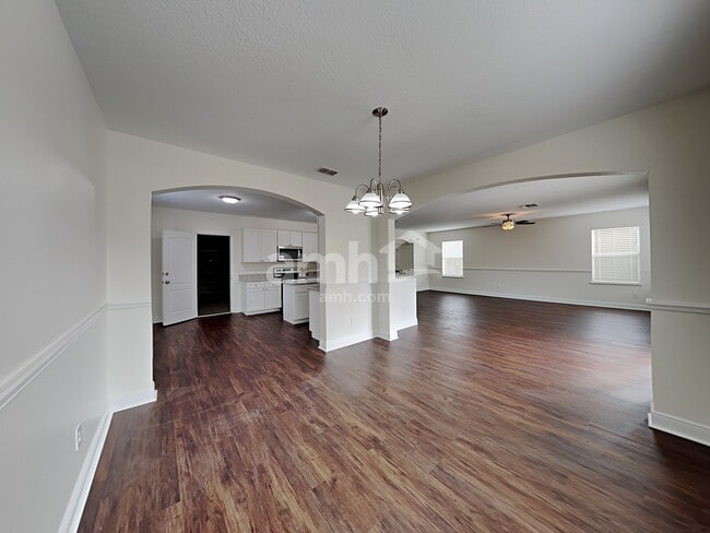 Foto del edificio - 4860 Windbourne Way
