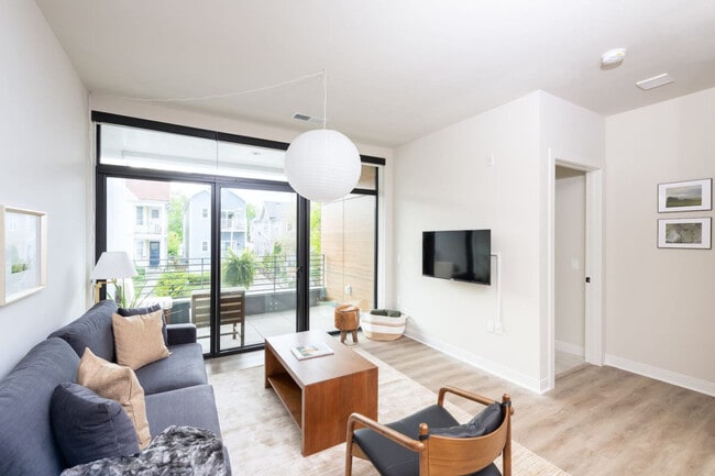 Building Photo - 1632 N Franklin Pl