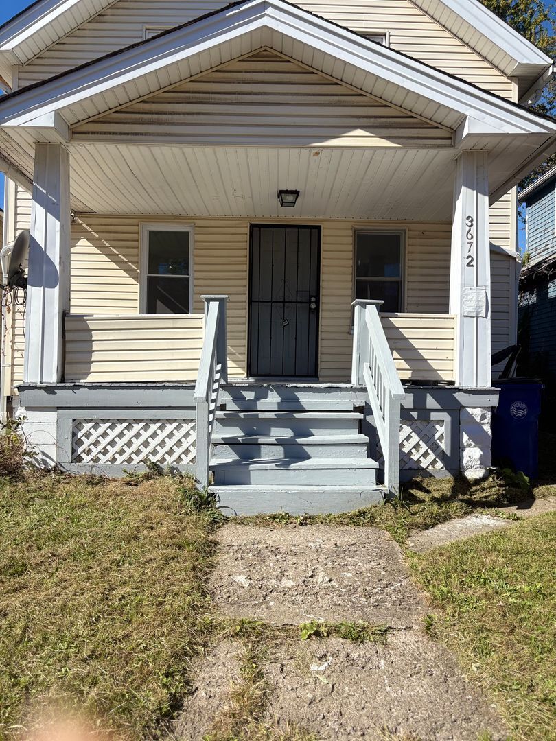 3672 E 118th St Cleveland, OH 44105 – photo 1