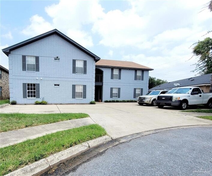 Foto principal - 417 E Ulex Ave