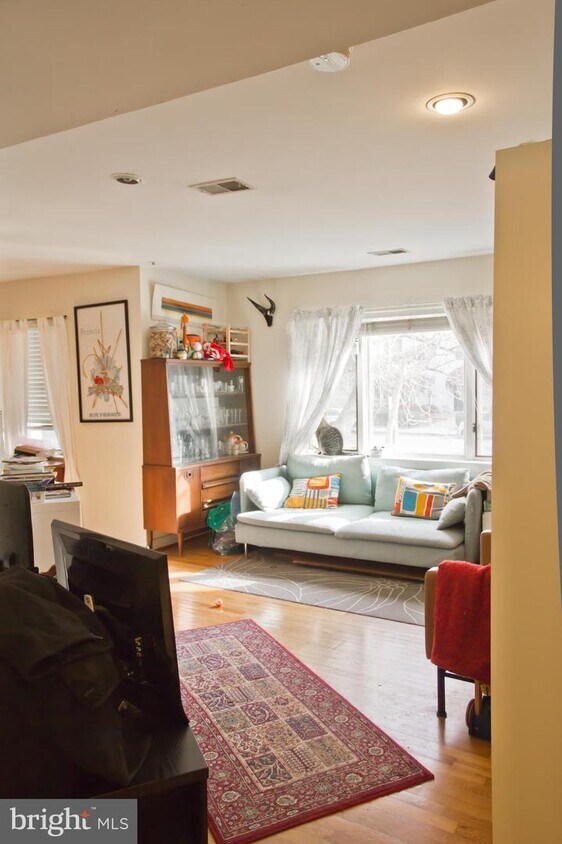 Foto principal - 1926 16th St NW