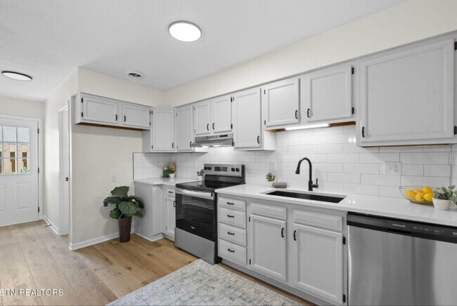 Foto del edificio - 455 Bramblewood Ln