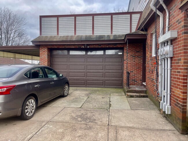 Foto del edificio - 182 Farnham Ave