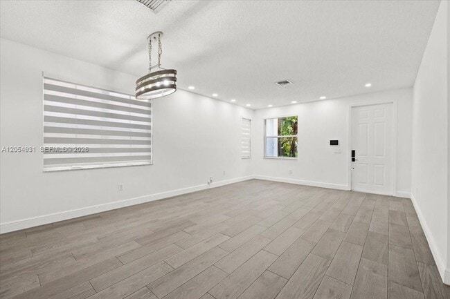 Foto del edificio - 5014 SW 155th Terrace
