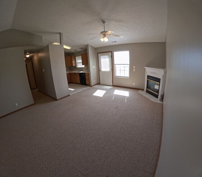 Building Photo - 2 bedroom and 2 bathroom property located ...