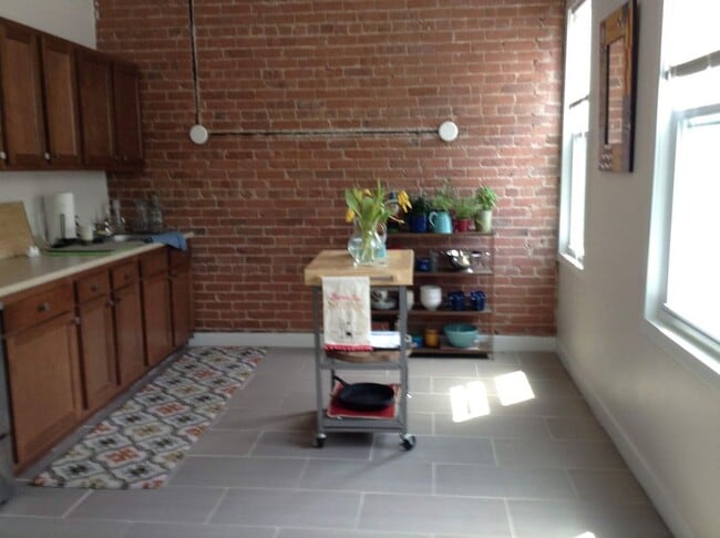 Building Photo - 210 Waterman St Building Photo - 210 Waterman St