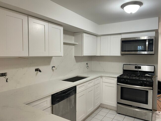 Foto del edificio - 1534 N Claremont Ave
