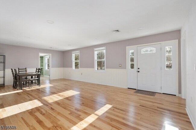 Foto del edificio - 7 Berry Rd