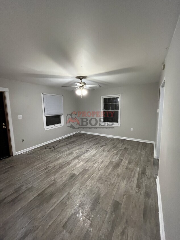 Foto principal - 2227 Georgia St