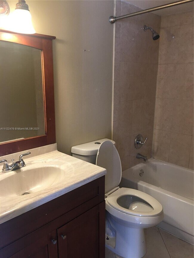 Foto del edificio - 9995 NW 9th St Cir