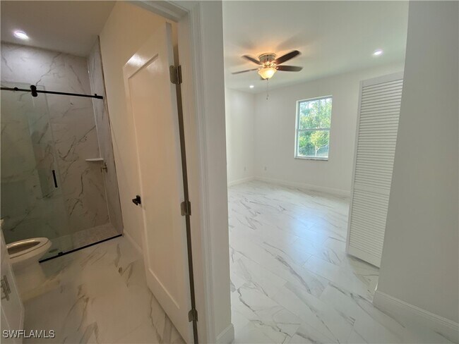 Foto del edificio - 5444 Billings St