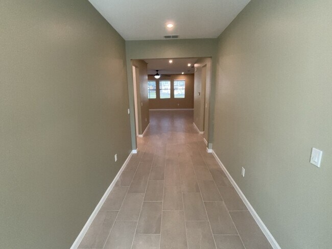 Foto del edificio - 2633 Ginseng Ivy St