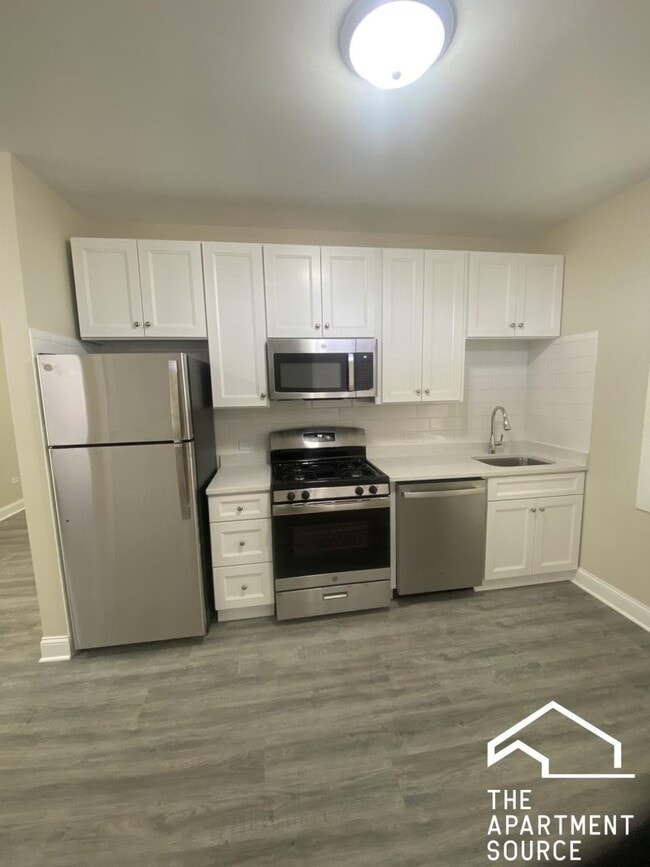 Photo - 3150 S Harlem Ave (Riverside, IL) Apartment