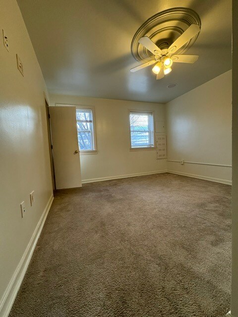 Sala de recreo/Dormitorio 2 - 966 Mount Olivet Rd NE